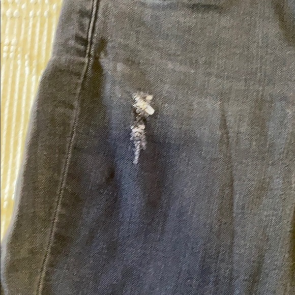 AG “The Stevie Ankle Petite” Distressed Denim - Picture 4 of 7